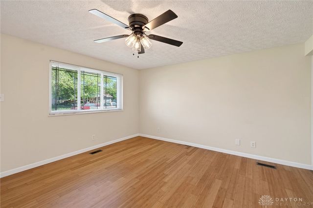 5214 Waverly Street, Fairborn, OH 45324