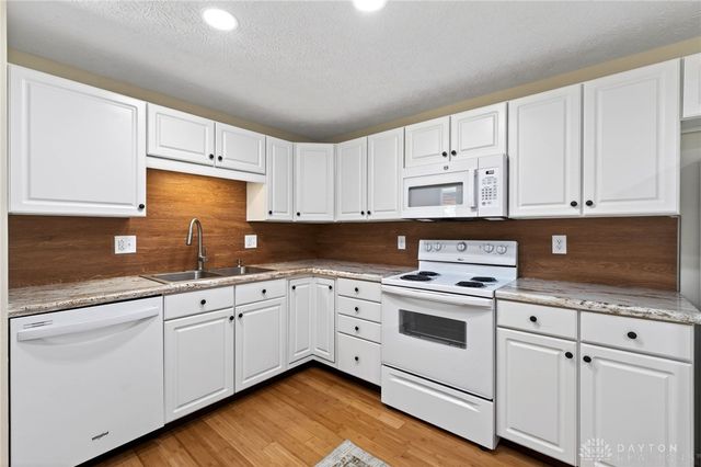 5214 Waverly Street, Fairborn, OH 45324