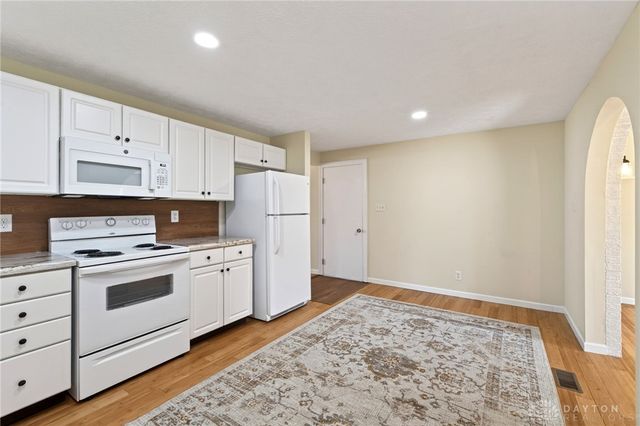 5214 Waverly Street, Fairborn, OH 45324