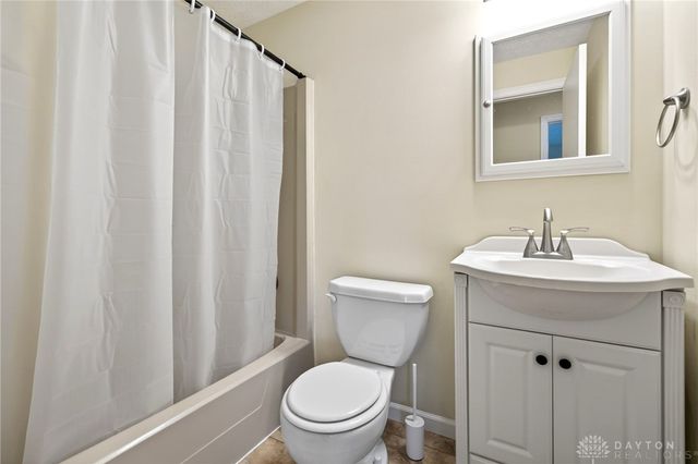 5214 Waverly Street, Fairborn, OH 45324