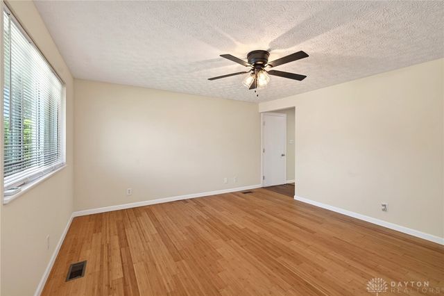 5214 Waverly Street, Fairborn, OH 45324