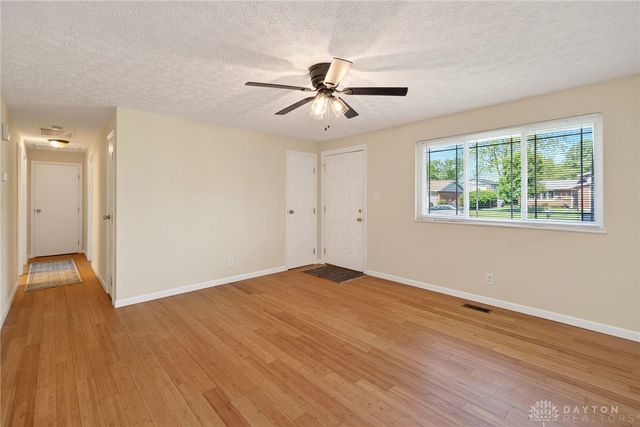5214 Waverly Street, Fairborn, OH 45324