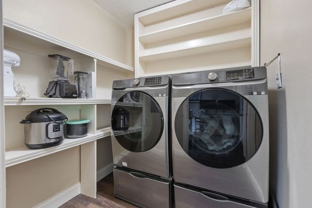 15912 Archwood Lane 1016, Dallas, TX 75248