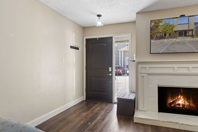 15912 Archwood Lane 1016, Dallas, TX 75248