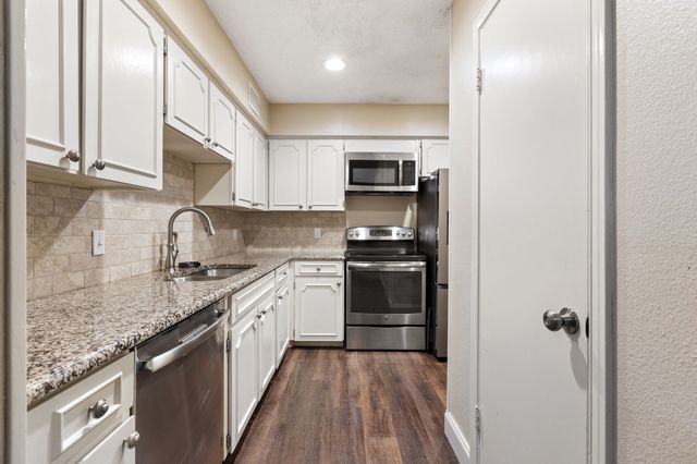 15912 Archwood Lane 1016, Dallas, TX 75248