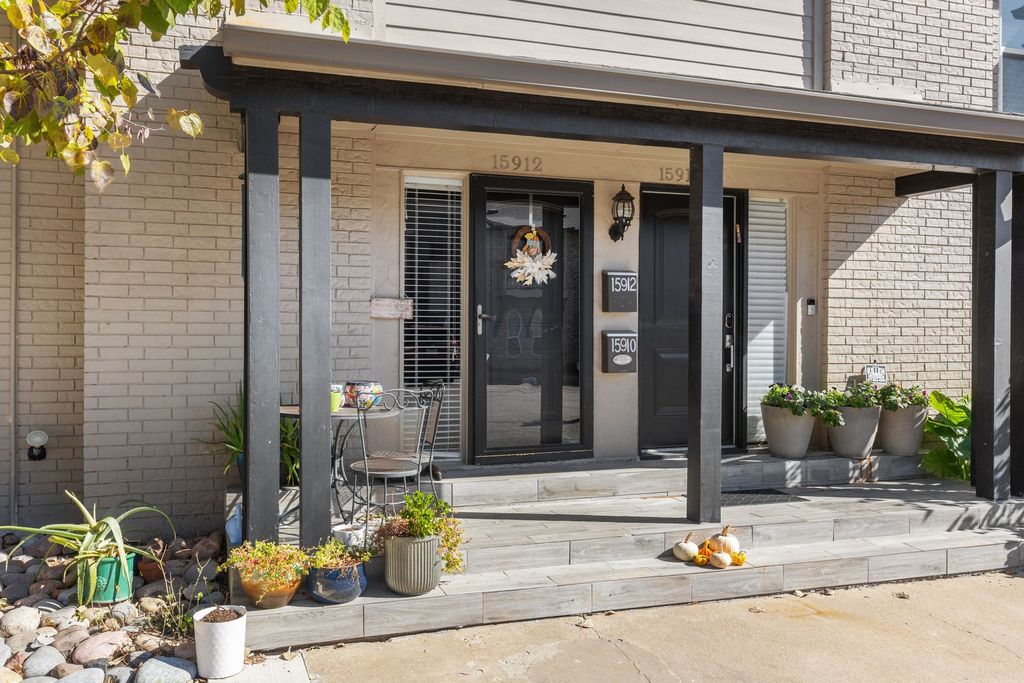 15912 Archwood Lane 1016, Dallas, TX 75248