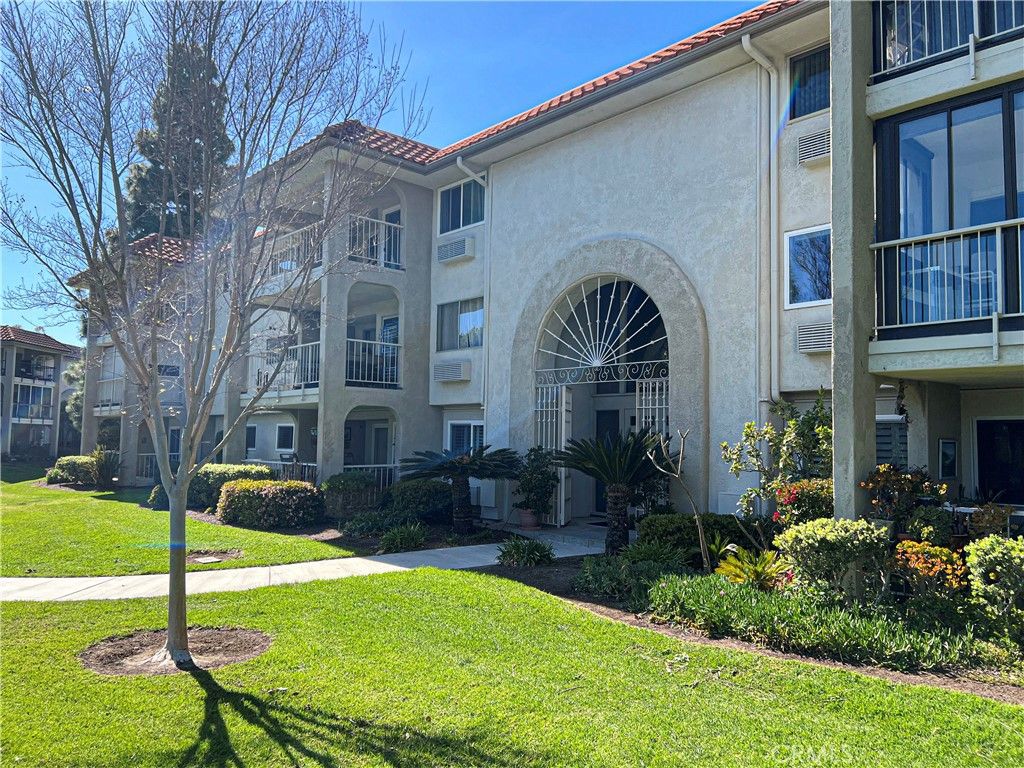 3242 San Amadeo 1A, Laguna Woods, CA 92637 — photo 2