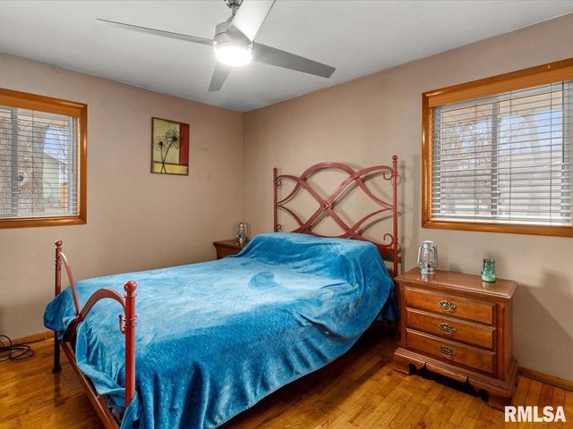 520 S 6TH Street, Herrin, IL 62948