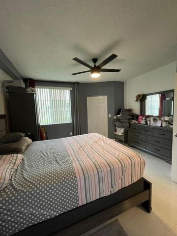 7950 N Nob Hill Road, Tamarac, FL 33321