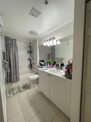 7950 N Nob Hill Road, Tamarac, FL 33321