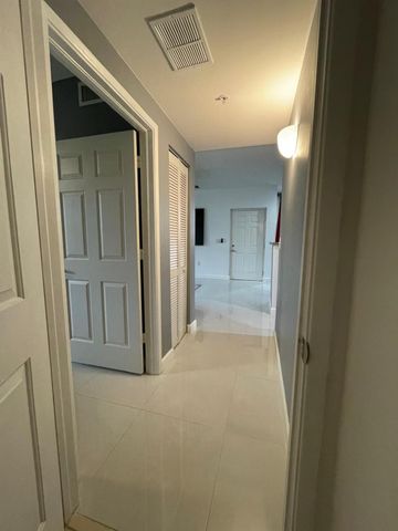 7950 N Nob Hill Road, Tamarac, FL 33321