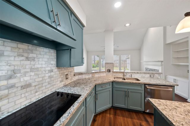 1123 Summer Brook, Sugar Land, TX 77479