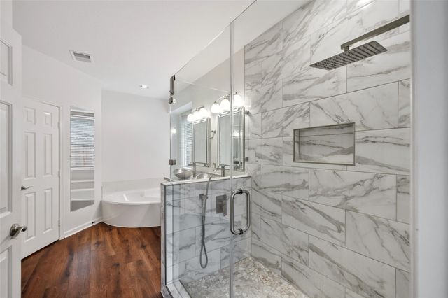 1123 Summer Brook, Sugar Land, TX 77479