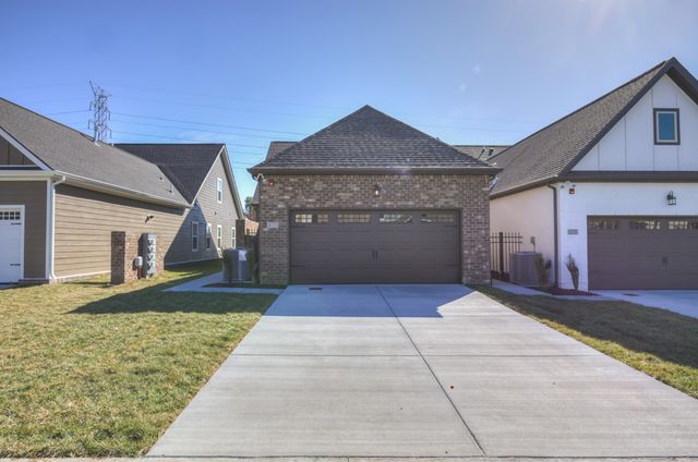 623 Swanston Lane, Gallatin, TN 37066