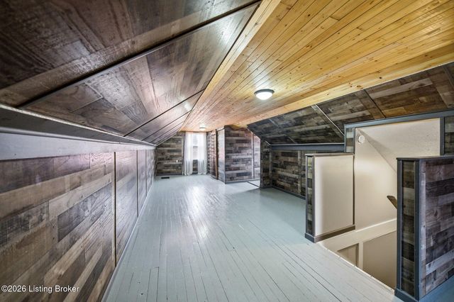 4906 Valley Station Rd, Louisville, KY 40272