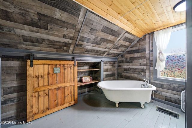 4906 Valley Station Rd, Louisville, KY 40272