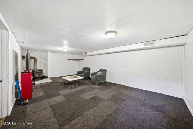 4906 Valley Station Rd, Louisville, KY 40272