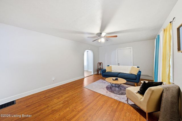 4906 Valley Station Rd, Louisville, KY 40272