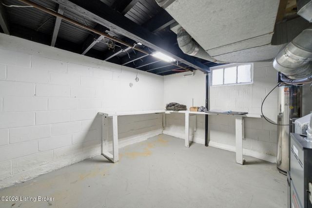 4906 Valley Station Rd, Louisville, KY 40272