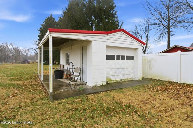 4906 Valley Station Rd, Louisville, KY 40272