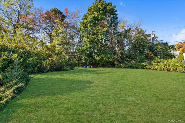 166 & 170 Woodrow Parkway, West Babylon, NY 11704