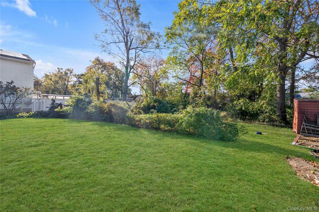 166 & 170 Woodrow Parkway, West Babylon, NY 11704