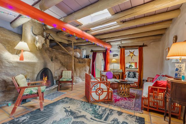 28 Rainbows End, Cerrillos, NM 87010