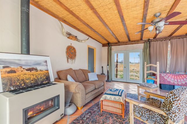 28 Rainbows End, Cerrillos, NM 87010