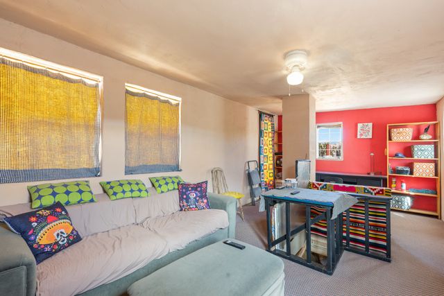 28 Rainbows End, Cerrillos, NM 87010