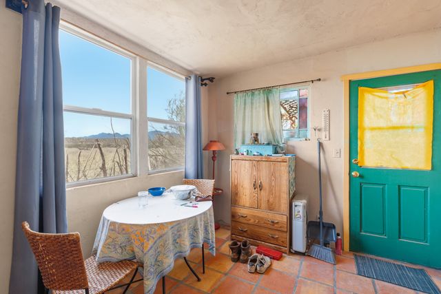28 Rainbows End, Cerrillos, NM 87010