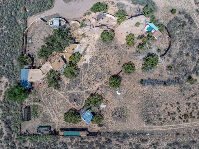 28 Rainbows End, Cerrillos, NM 87010
