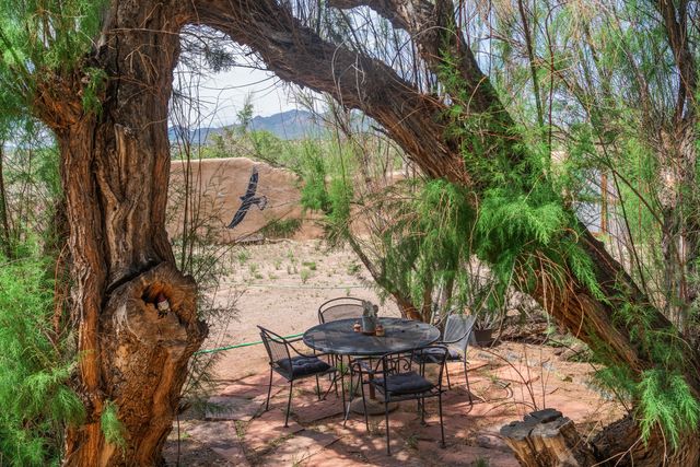 28 Rainbows End, Cerrillos, NM 87010