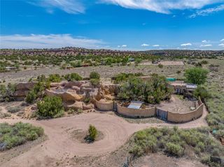 28 Rainbows End, Cerrillos, NM 87010