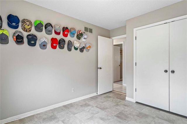 8812 Golden Lane, De Soto, KS 66018