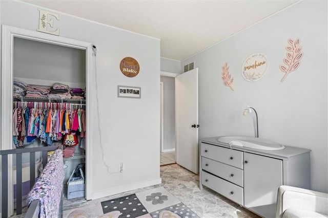 8812 Golden Lane, De Soto, KS 66018