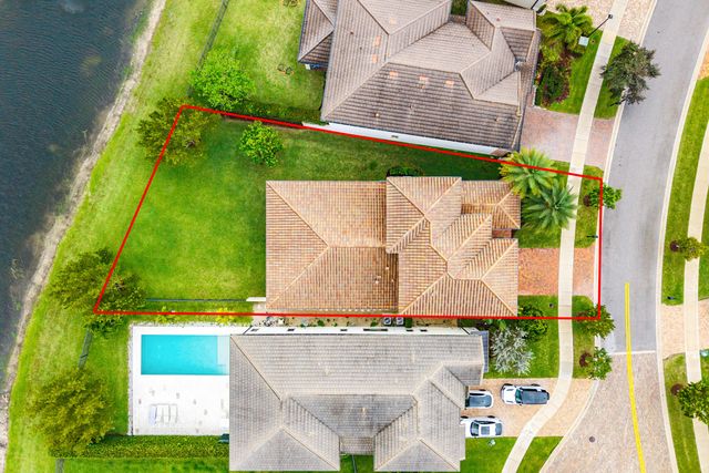 9091 Grand Prix Lane SW, Boynton Beach, FL 33472