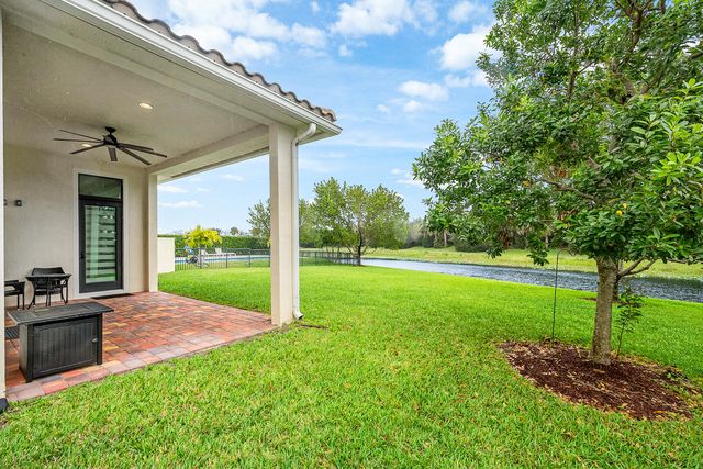 9091 Grand Prix Lane SW, Boynton Beach, FL 33472