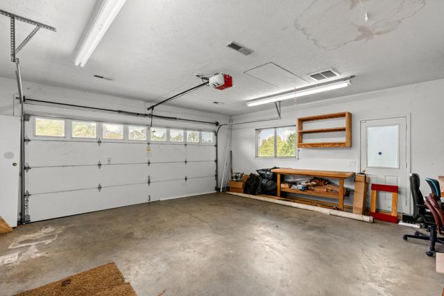 1212 Rosewood Dr, Centerville, TN 37033