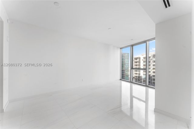 300 Biscayne Blvd Way 4102, Miami, FL 33131