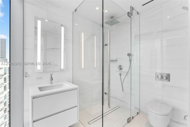 300 Biscayne Blvd Way 4102, Miami, FL 33131