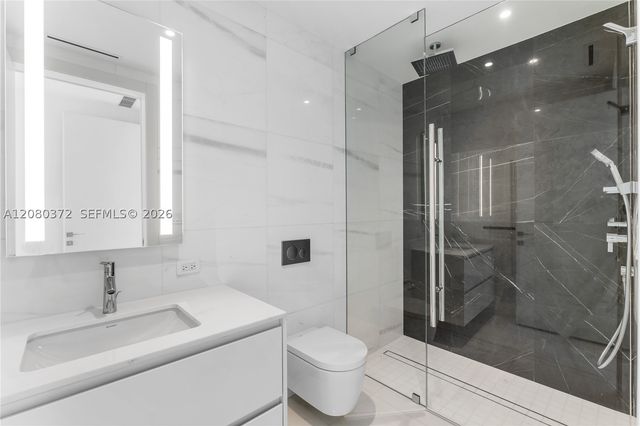 300 Biscayne Blvd Way 4102, Miami, FL 33131