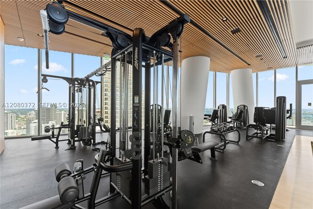 300 Biscayne Blvd Way 4102, Miami, FL 33131