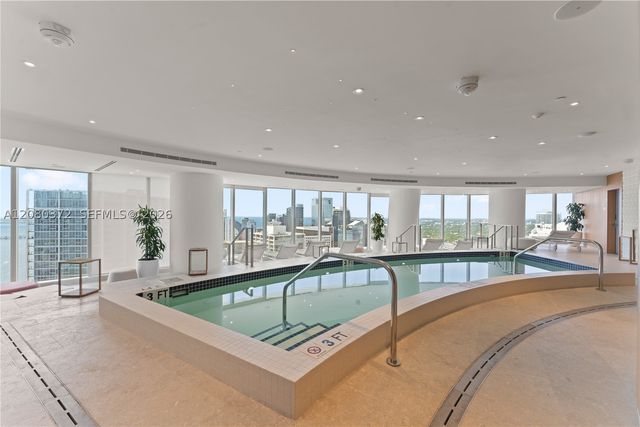 300 Biscayne Blvd Way 4102, Miami, FL 33131