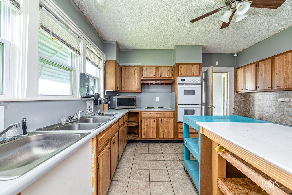 Image 21 of property listing at 1823 Freeland Ave, San Angelo, TX 76901