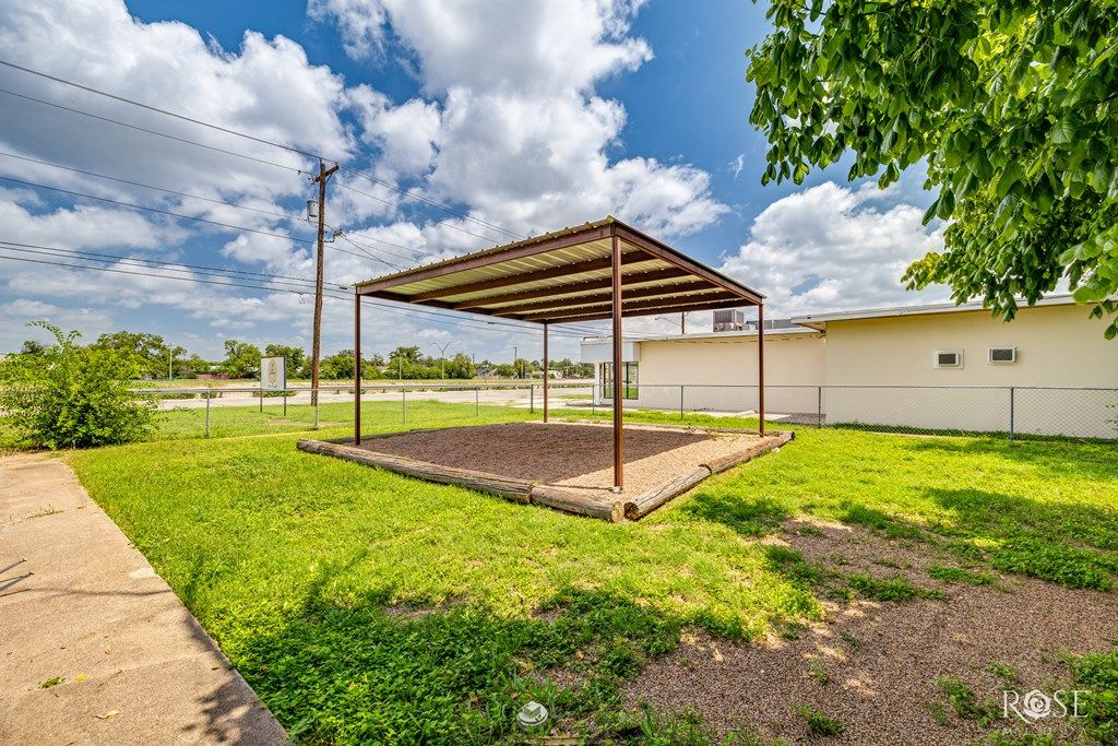 Image 30 of property listing at 1823 Freeland Ave, San Angelo, TX 76901