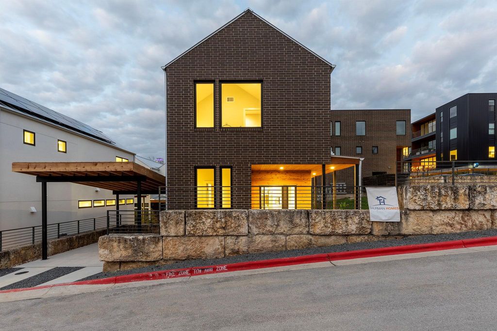 900 S 2nd ST 23, Austin, TX 78704