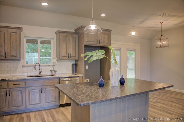 4807 S McKinley Avenue, Sand Springs, OK 74063