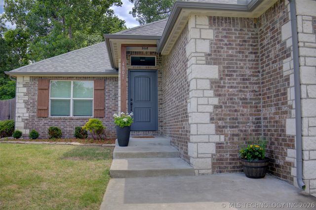 4807 S McKinley Avenue, Sand Springs, OK 74063