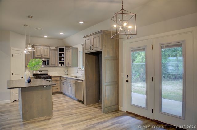 4807 S McKinley Avenue, Sand Springs, OK 74063