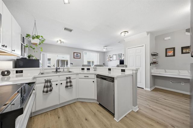 9769 CARLSDALE DRIVE, Riverview, FL 33578